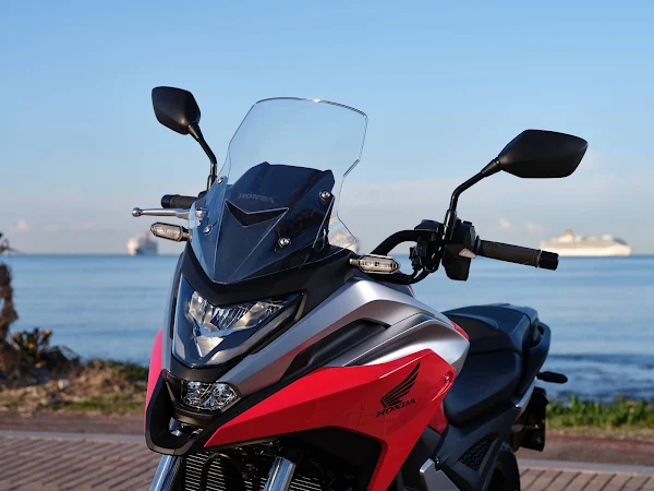 Nova Honda NC 750X 2022 tem câmbio automático DCT opcional - fotos e preços