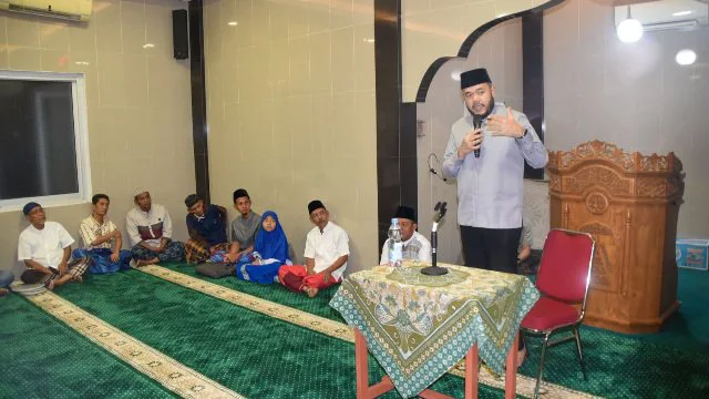 Subuh Mubarakah di Masjid Ukhuwah, Wako Fadly Amran Ajak Masyarakat Manfaatkan Program Pemko Padang