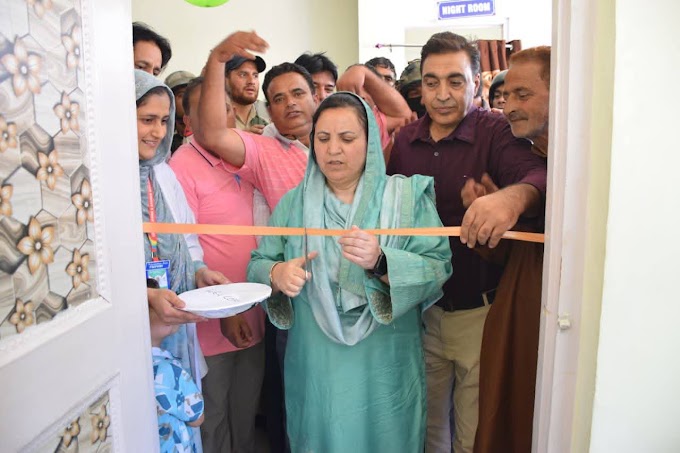 Sakina Itoo Holds Public Darbar at KB Pora Manzgam, Inaugurates Developmental Works