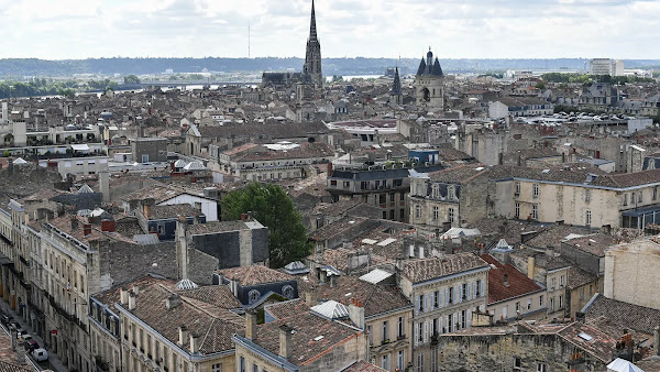 Frappé À Coups De Machette Et Dépouillé Dans Une Cité De Bordeaux