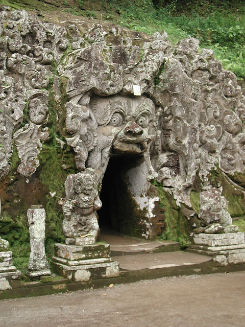 Гоа Гаджа (слоновья пещера), Индонезия