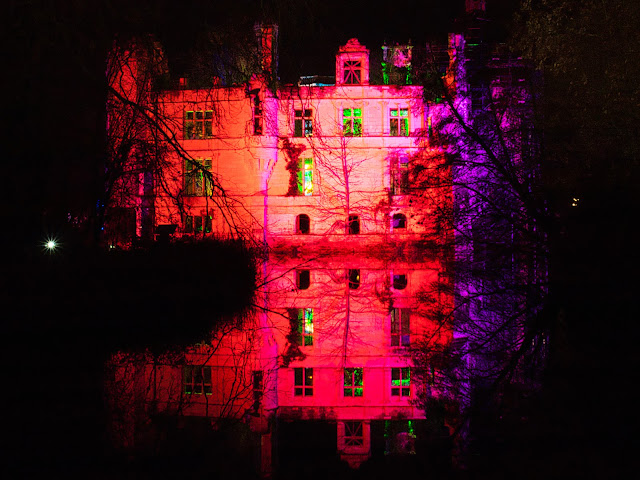 jiemve, le temps d'une pose, château de la Mothe-Chandeniers, Les Trois Moutiers, Vienne, Nouvelle-Aquitaine, illuminations, douves, tour carrée