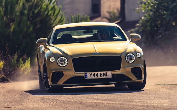 Bentley Continental GT Speed faz drift em base da Otan na Sicília