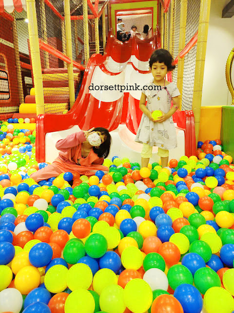 https://www.dorsettpink.com/2022/02/the-parenthood-playland-kl-indoor-playground.html
