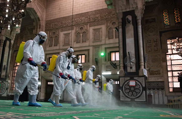 A team sensitizing a mosque in Egypt "EPA"