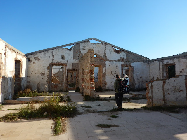 Ruinas de la caseran de los Carabineros