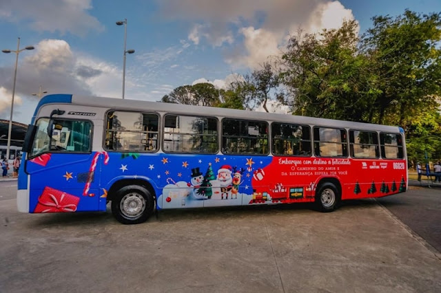 Cícero Lucena faz lançamento dos ônibus natalinos e fala em tempo de superação