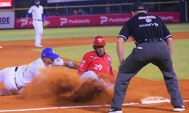 CARDENALES VUELVE A REMONTAR PARA DERROTAR AL MAGALLANES