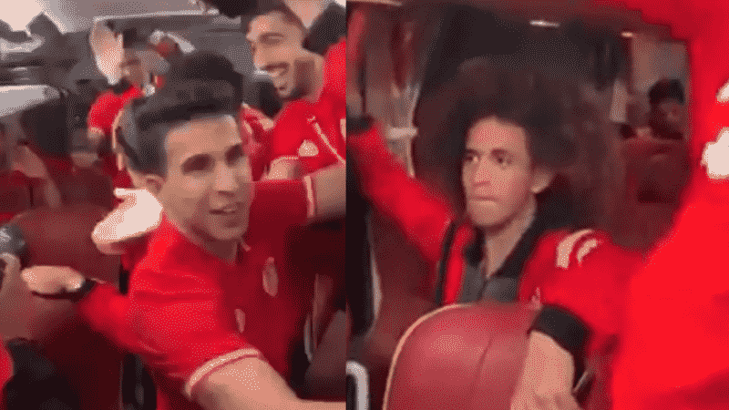 هكذا احتفل لاعبي المنتخب التونسي في طريق العودة بعد انتصارهم