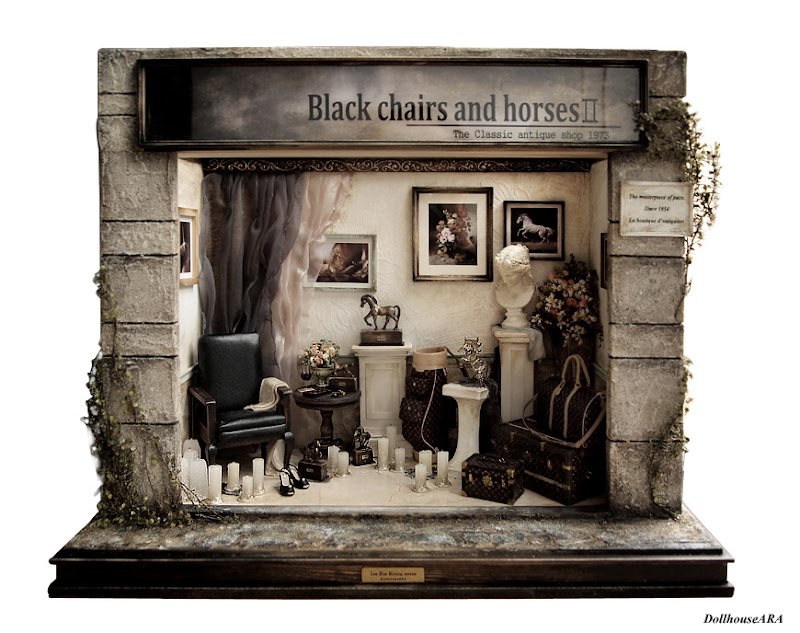 The classic Black chairs – Dollhouse Miniatures