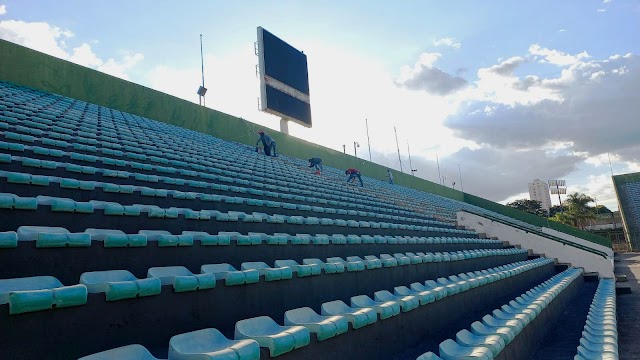 Secretaria de Esporte e Lazer está realizando mais reforma no Estádio Bezerrão 