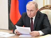 Vladimir Putin has ordered Russian troops to “maintain peace”.