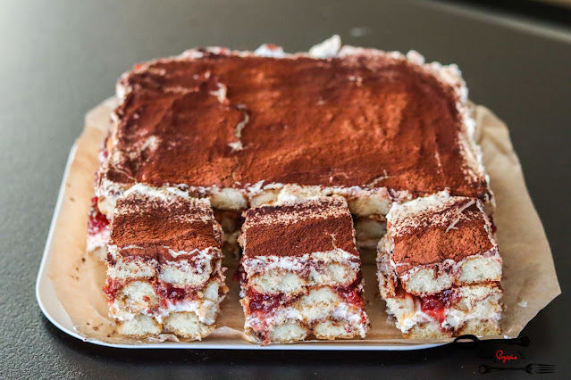 ciasta i desery, ciasto na biszkoptach, tiramisu, tiramisu bez jajek, tiramisu z mascarpone, tiramisu z wiśniami,tiramisu bez surowych jajek,tiramisu z kremem bez surowych jajek,