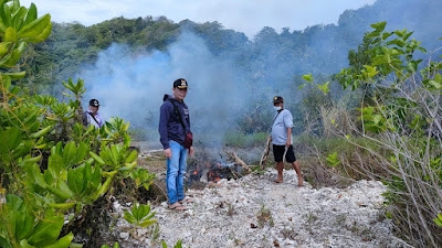 Pemerintah Kecamatan Pusomaen Bersih-Bersih di Pulau Punten dan Bentenan