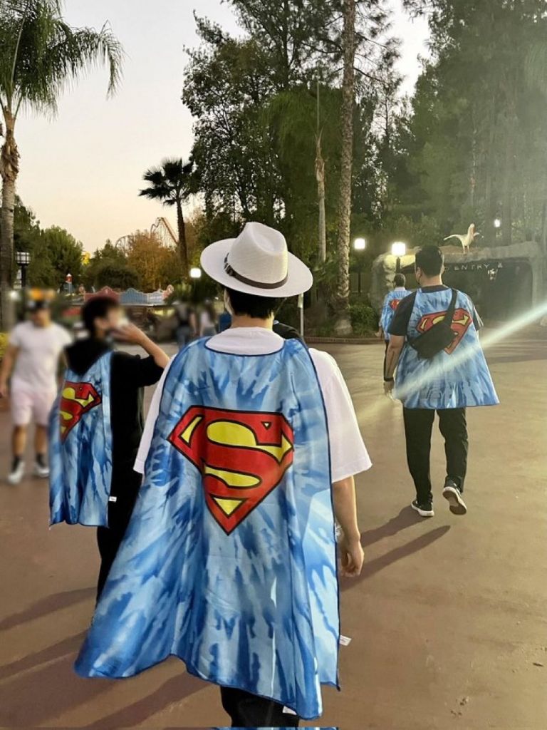 Disfrazan a Jin de BTS de Superman y sorprende a ARMY | FOTO