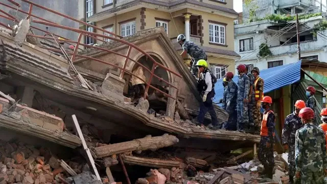 Nepal earthquake kills 128 people and injures over 100.