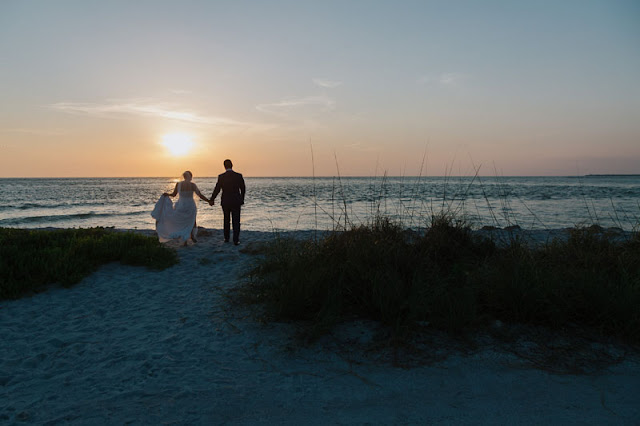 Sunset wedding pictures