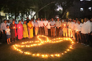 गोबर से बने 1008 दीपकों से रोशन हुआ चित्तौड़गढ़ कलक्ट्रेट परिसर