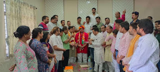 भाजपा जिला पदाधिकारियों की मौजूदगी में मंडल अध्यक्ष शर्मा का जन्मदिन मनाया गया!