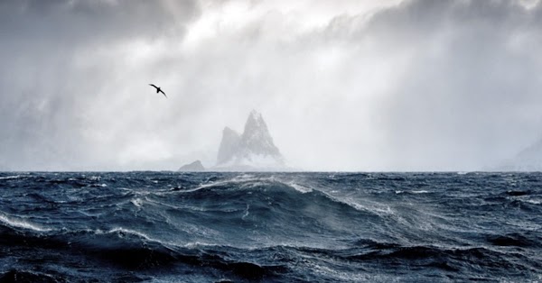 Aparece horrible isla desconocida en la Antártida por el deshielo "Hemos visto a Jesús"