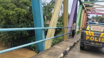 Waspada Bencana Banjir, Polsek Malingping Intens Periksa Debit Air Sungai