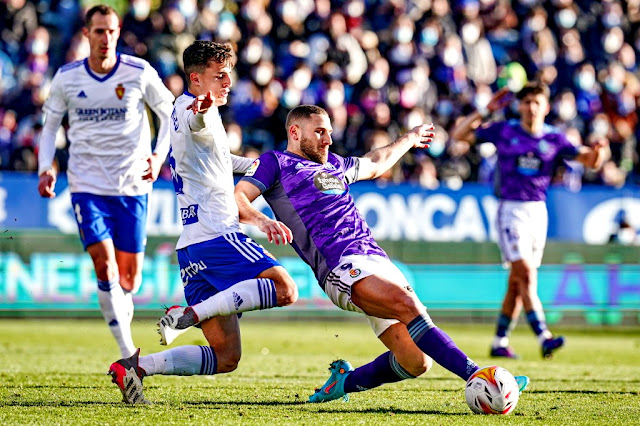 Weissman remata ante Francés estrellando el balón en el travesaño. REAL ZARAGOZA 0 REAL VALLADOLID C. F. 0 Sábado 22/01/2022, 16:00 horas. Campeonato de Liga de 2ª División, jornada 24. Zaragoza, estadio de La Romareda