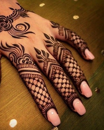 Elegant Traditional Mehndi Designs for Front & Back hand