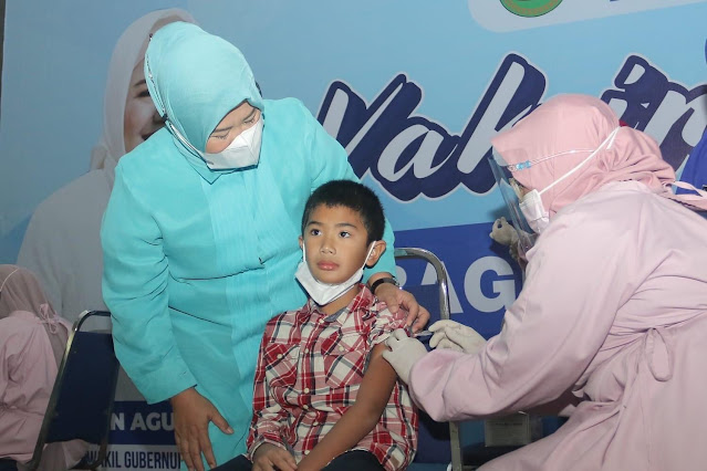 Tinjau Vaksinasi Anak, Marlin Himbau Orang Tua Dampingi Anaknya untuk Divaksin Covid-19