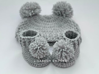 newborn baby hat with double Pom poms free crochet pattern free newborn