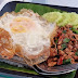 กระเพราไข่ดาวราดข้าว อาหารที่คุณต้องระวัง stir-fried basil with rice
