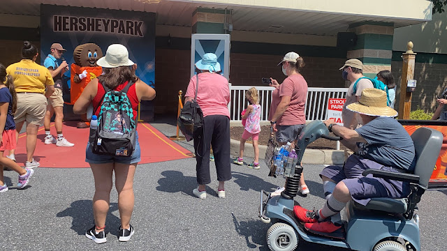 Reeses Character Hersheypark Meet and Greet