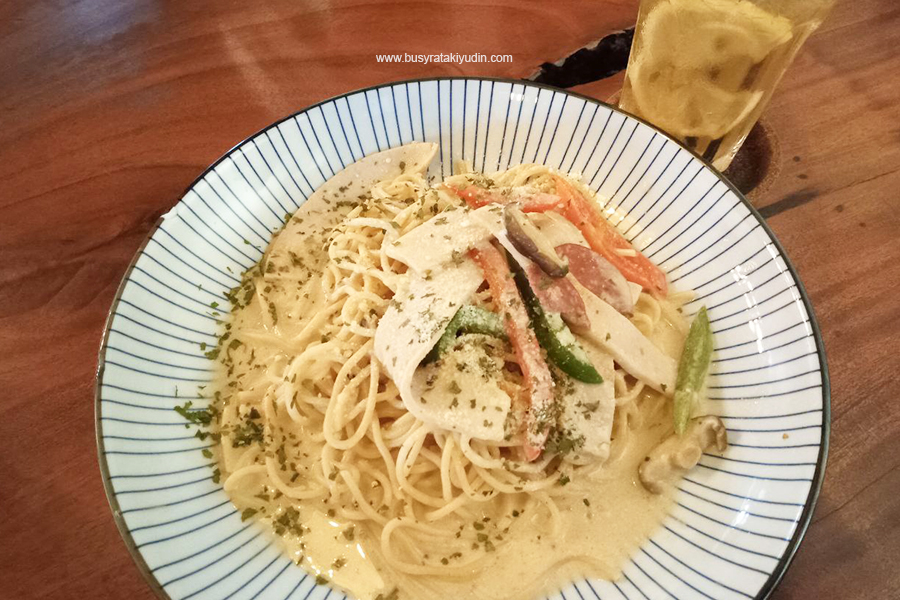 Cafe Hispter di Kedah, Cafe Sedap di Alor Setar, resepi aglio olio, spaghetti carbonara, homemade meatball, Kedai makan western di alor setar, Cafe Hipster Sungai Petani,