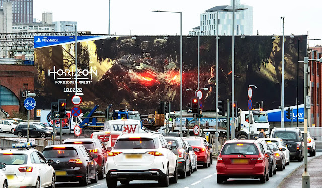 شاهد بالصور سوني تطلق حملة إعلانات ضخمة للعبة Horizon Forbidden West حول العالم..!
