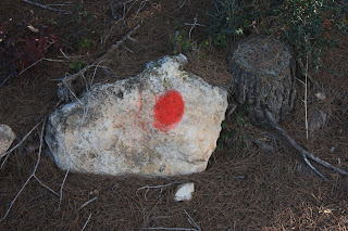 CIMS I COTES DEL BAIX PENEDÈS - MASLLORENÇ, Camí Vell de Masllorenç a Bonastre i senyal de color vermell