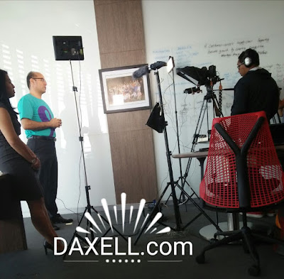 Teleprompter rental in singapore, Prompter rental for news anchor reading, Teleprompter rental for recording in Singapore town