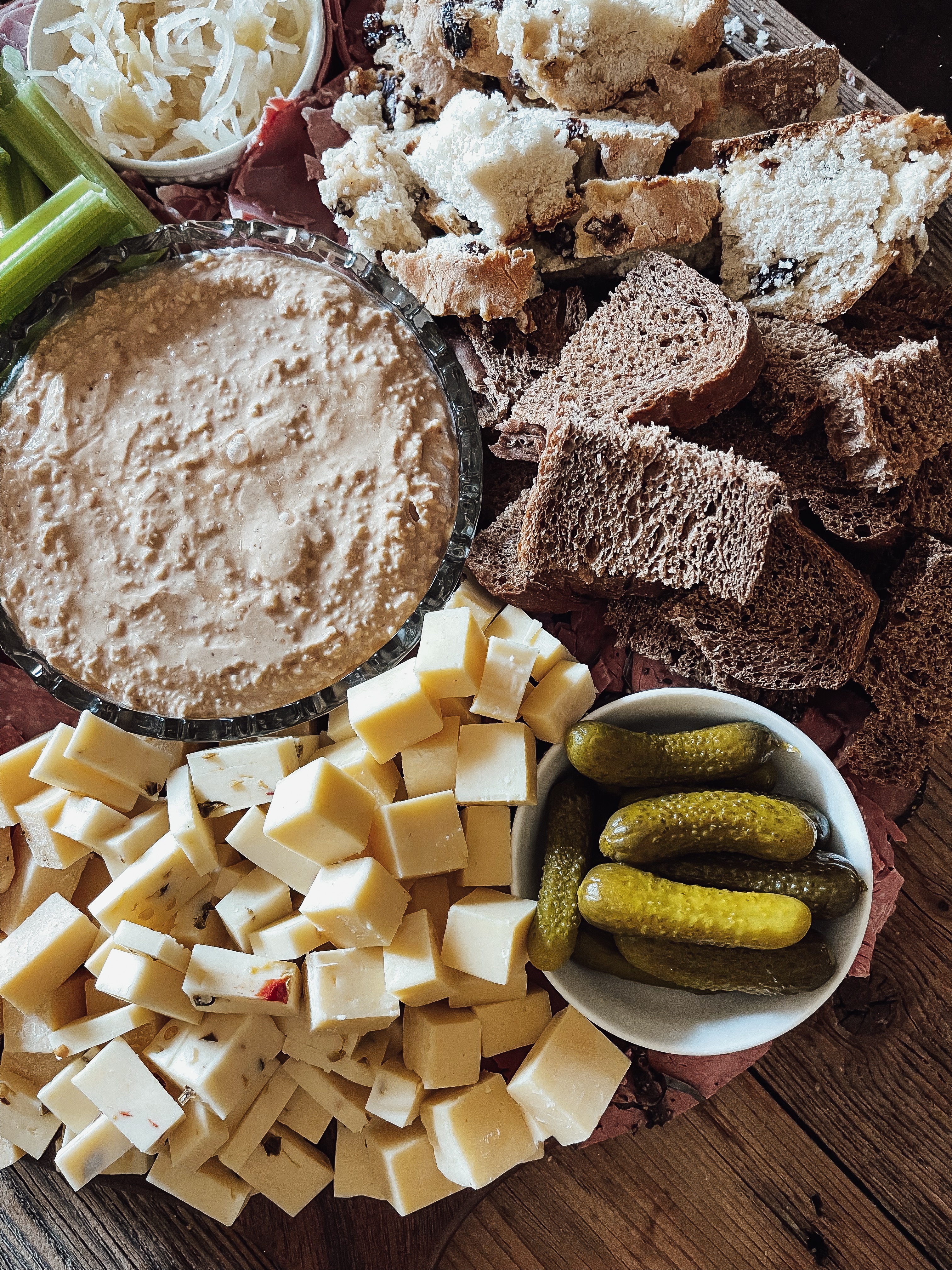 St. Patrick's Day Charcuterie Board - Something Delightful Blog #charcuterieboard #stpatricksdayboard #cheeseboard #snackboard