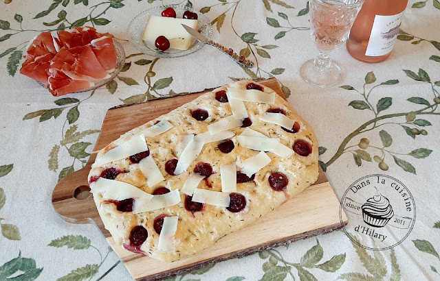 Focaccia aux cerises noires et Ossau Iraty, direction le Pays Basque - Dans la cuisine d'Hilary