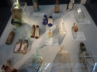 地中海歴史自然博物館の薬瓶