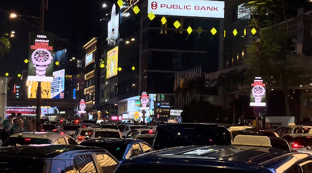 Malaysia Kuala Lumpur Street Lamp Post Advertising Along Jalan Bukit Bintang & Jalan Raja Chulan / Jalan Kia Peng LED Screen Advertising