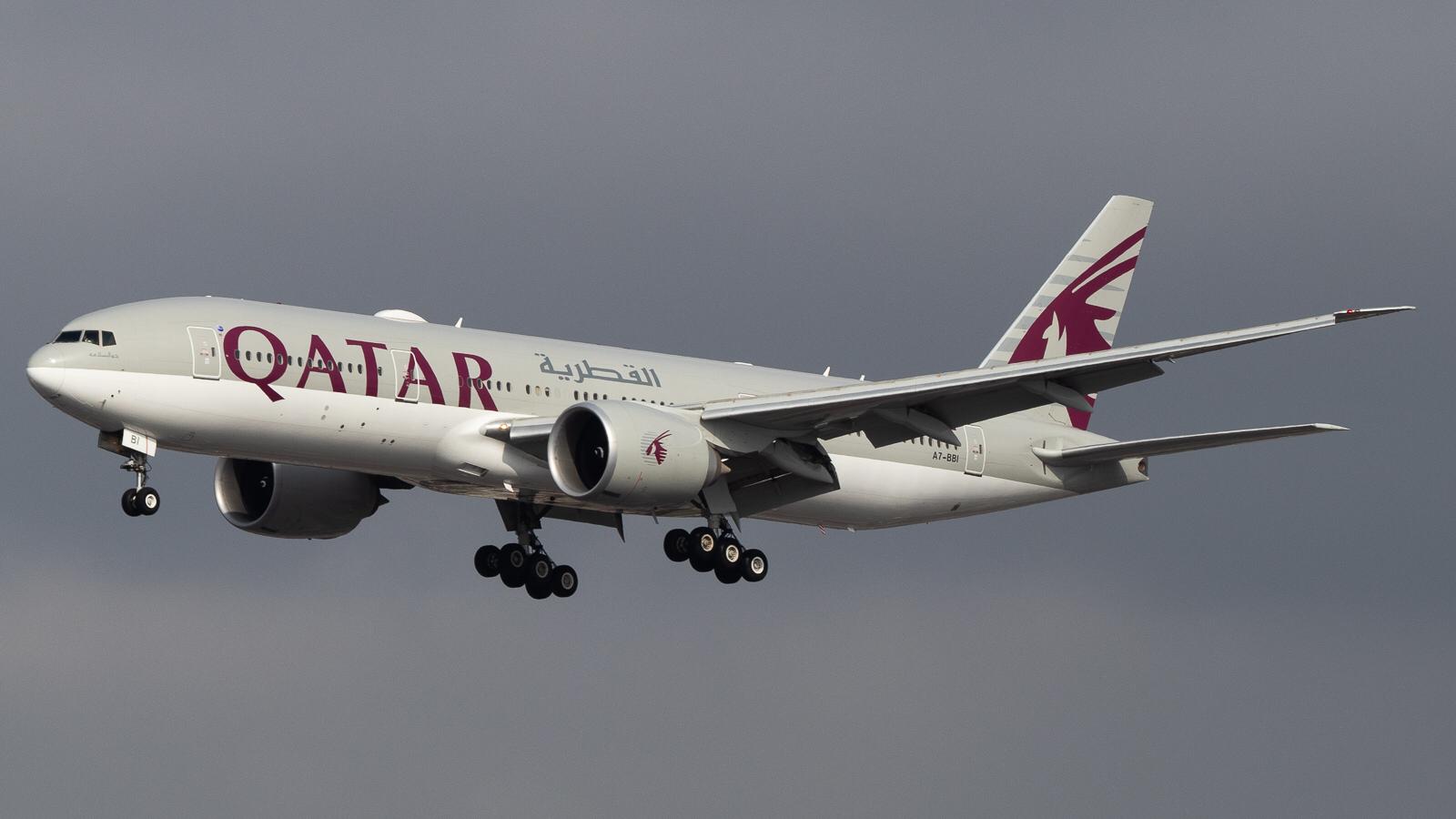 Qatar Airways to lease two former Cathay Pacific Boeing 777-300ER