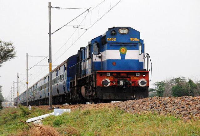 Indian Railways: दिसम्बर में  रेल यातायात रहेगा प्रभावित, रेलवे ने 12 ट्रेनों को किया रद्द, 8 आंशिक रद्द और 28 का बदला रूट, देखिए लिस्ट