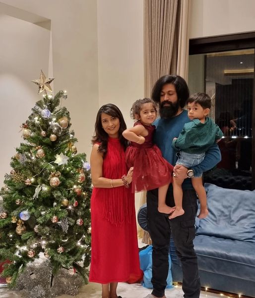 Radhika Pandit Shared photo of Christmas celebration with Yash and family