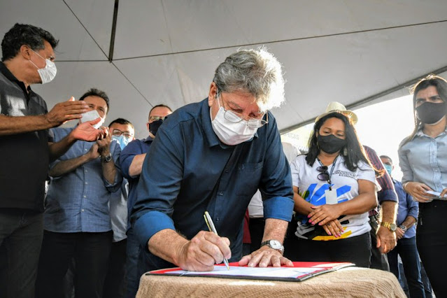 João Azevêdo entrega Casa da Cidadania, autoriza obras de pavimentação em Solânea e inspeciona adutora de Guarabira a Pirpirituba