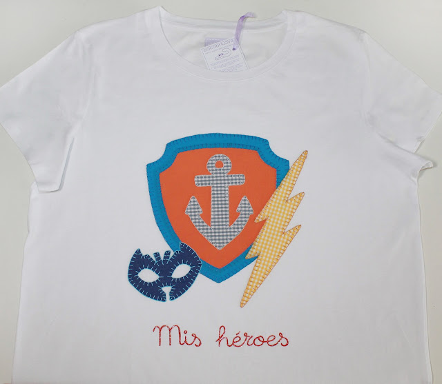 camiseta superhéroes a juego con los niños