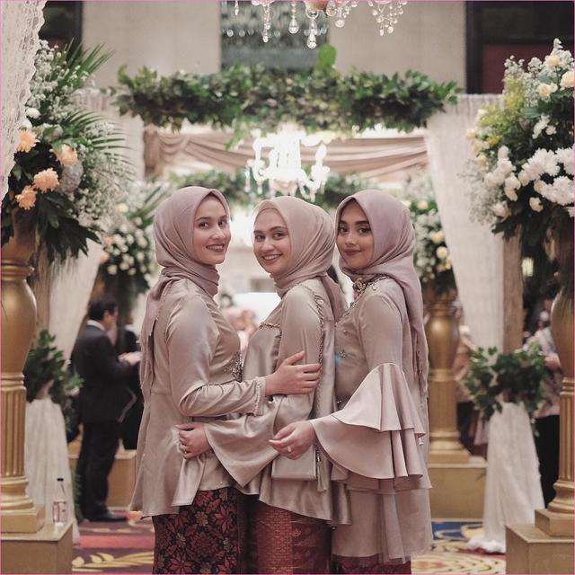 Bridesmaid,hijab