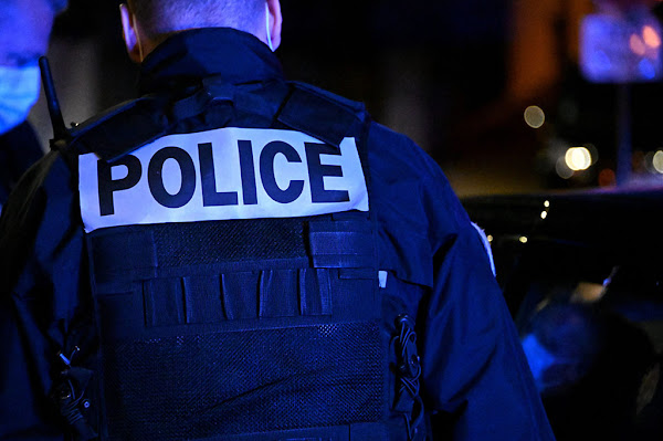 Marseille (13) : Le cambrioleur percute la voiture de police et tente de poignarder un agent à la tête