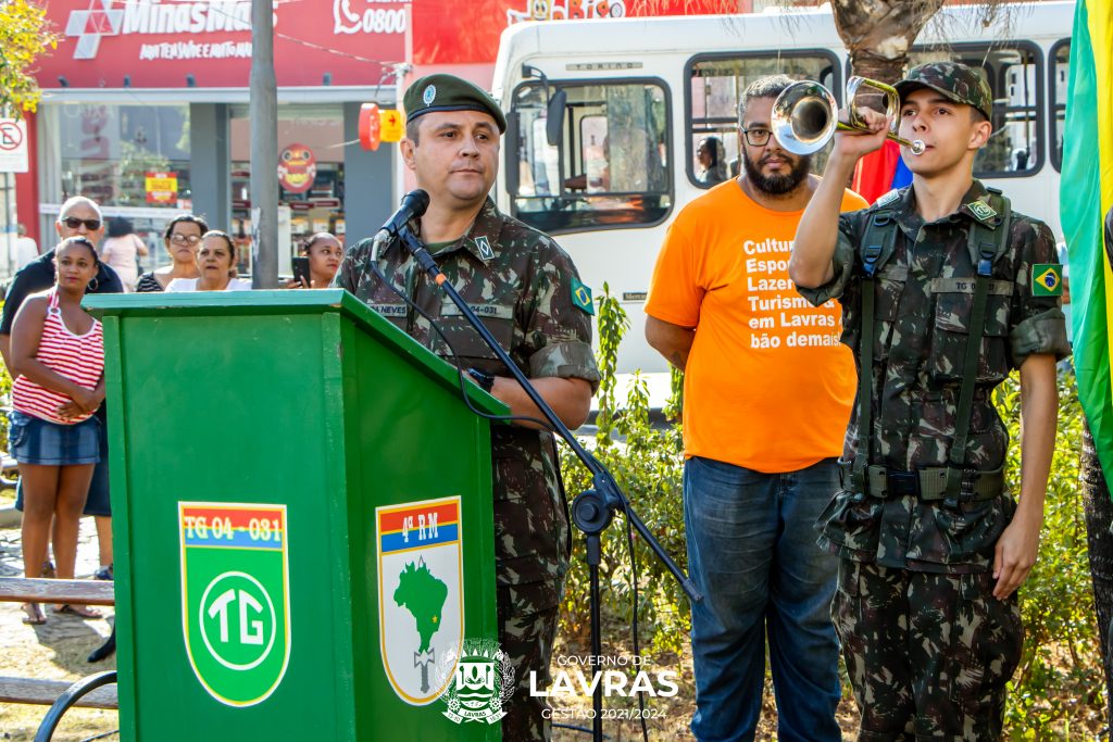 militar fardado