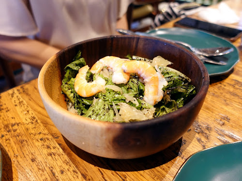 Restaurant Etna, modern fusion Italian restaurant Electric Road Tin Hau HK - Prawn and pomelo lettuce salad