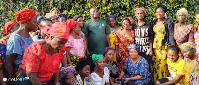 Xmas/New Year: Akagburuonye lifts widows, widowers, orphans, clergymen others in Imo 