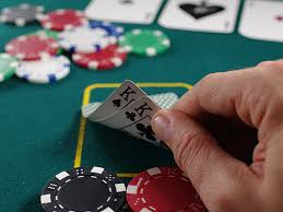 How to Play Online Poker Games